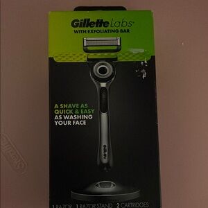 Gillette Labs Black and Silver Razor with Exfoliating Bar